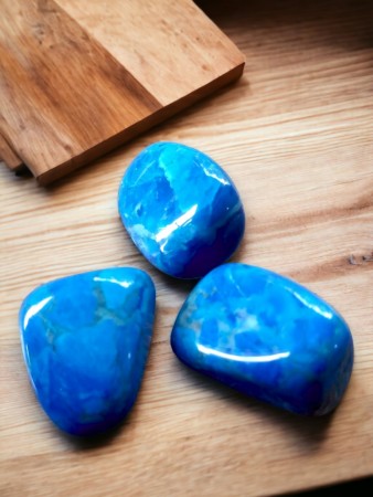 Howlitt blå tromlet stein 25-30 mm